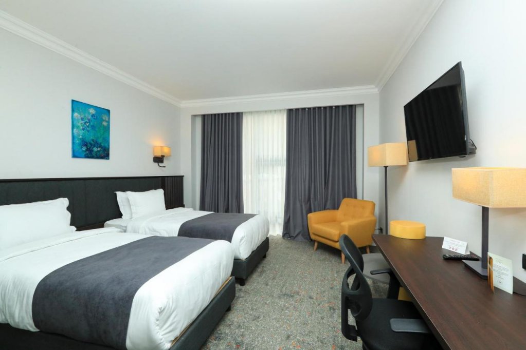 Тбилиси: Hotel Pine Astoria