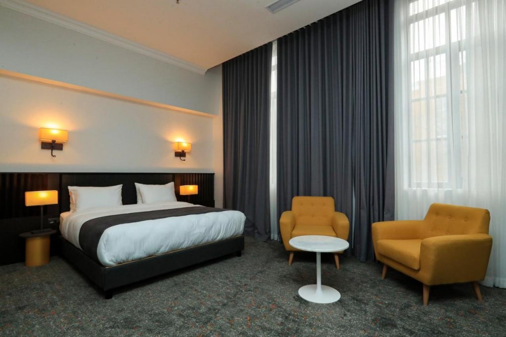Тбилиси: Hotel Pine Astoria