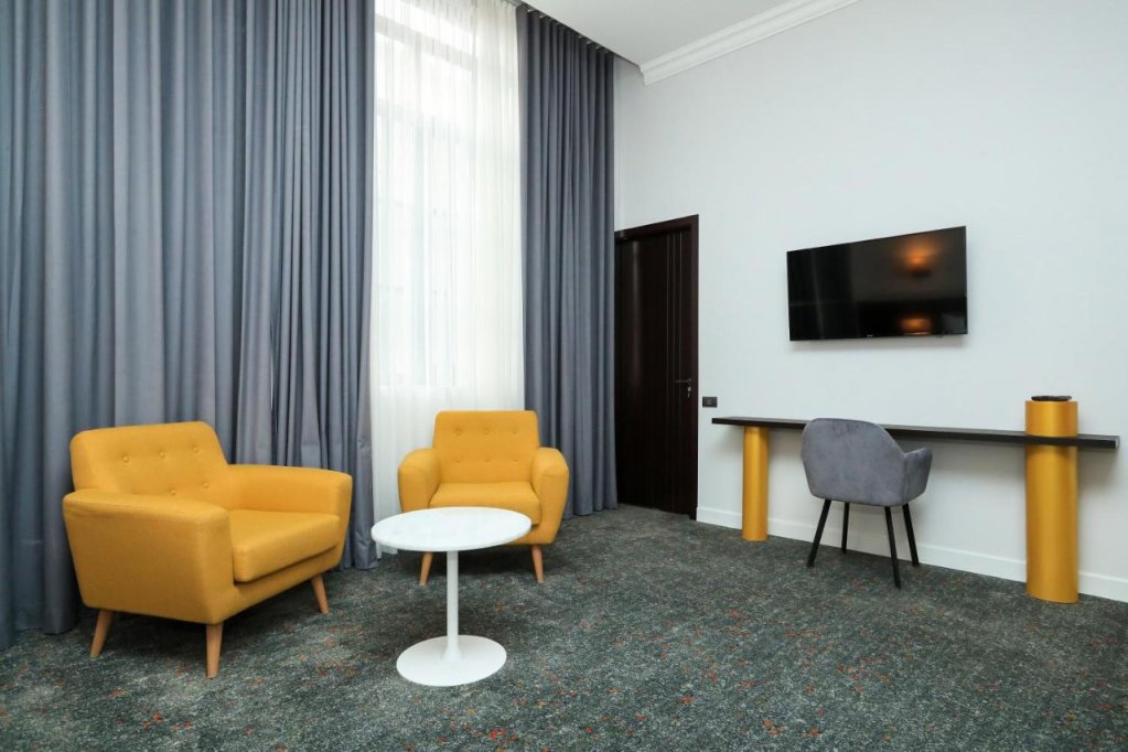 Тбилиси: Hotel Pine Astoria