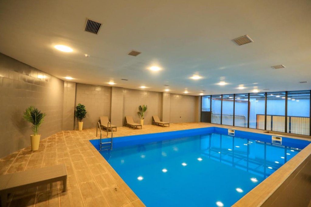Тбилиси: Hotel Pine Astoria