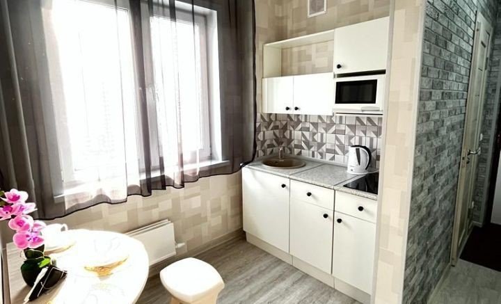 Красноярск: Карамзина 8 (Красноярск) 13 этаж