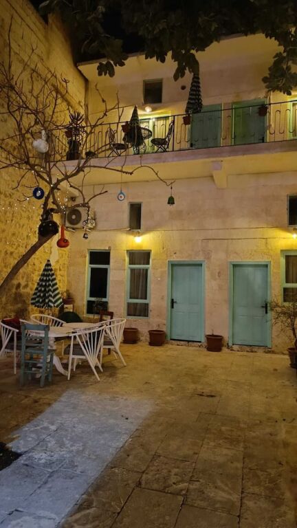 Шанлыурфа: Petra Hotel & Coffee House
