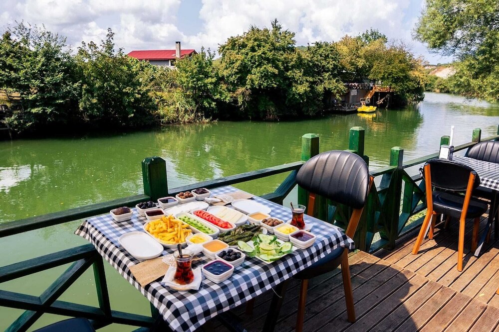 Сайл: Taş Mahall Luxury Hotel