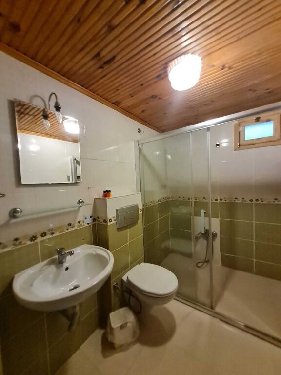 Сайл: İpek Koza Motel