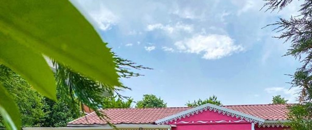 Янык: Masukiye Pink House Bungalow