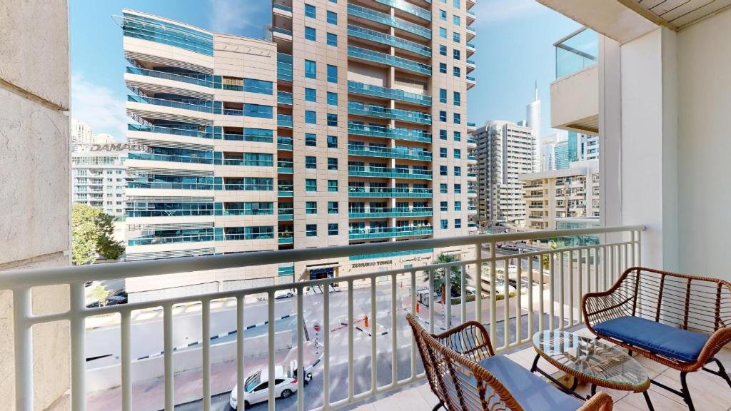 Дубай: Hometown Apartments - Waterfront 1 Bedroom apartment in Westside Marina