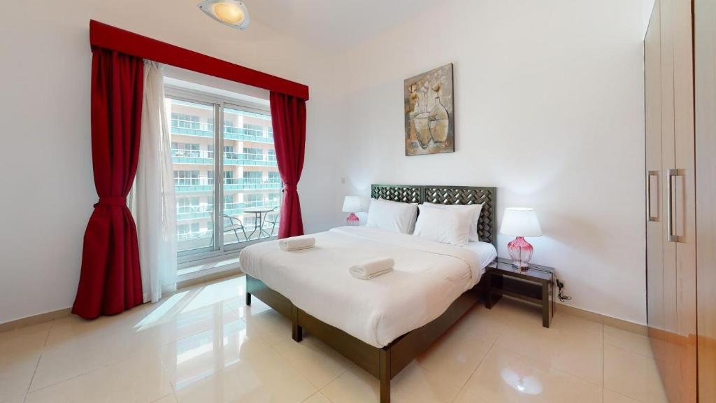 Дубай: Hometown Apartments - Waterfront 1 Bedroom apartment in Westside Marina