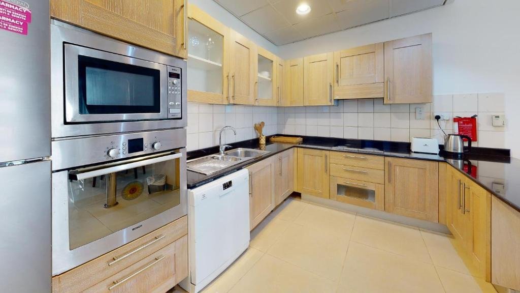 Дубай: Hometown Apartments - Waterfront 1 Bedroom apartment in Westside Marina