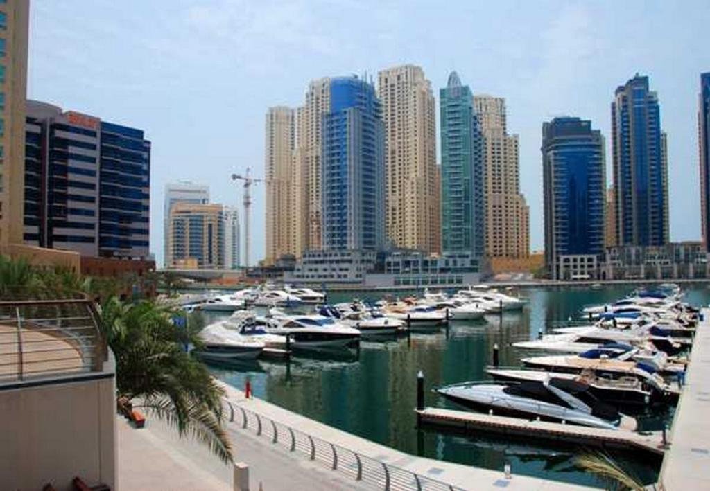 Дубай: Hometown Apartments - Waterfront 1 Bedroom apartment in Westside Marina