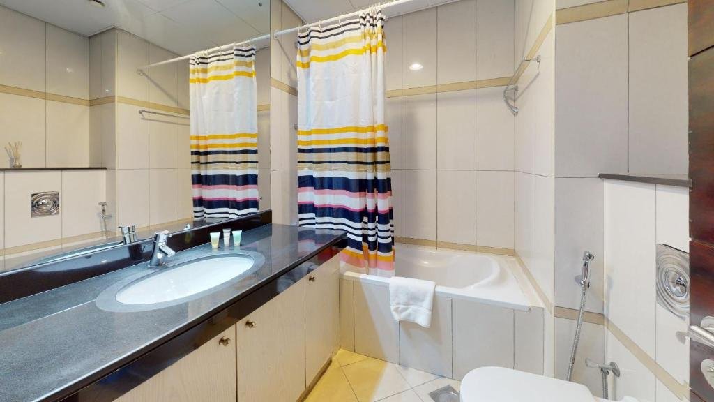 Дубай: Hometown Apartments - Waterfront 1 Bedroom apartment in Westside Marina