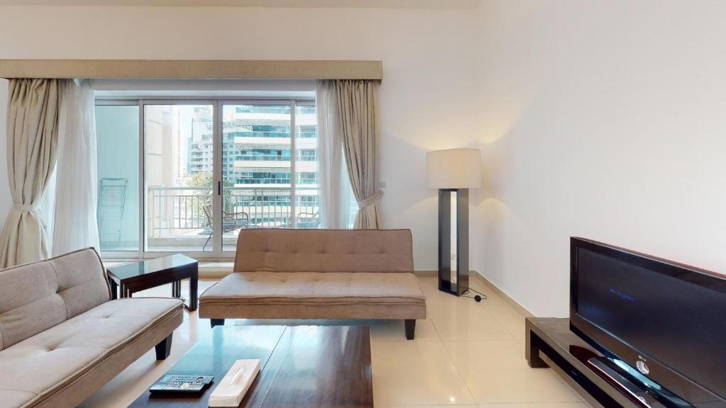 Дубай: Hometown Apartments - Waterfront 1 Bedroom apartment in Westside Marina
