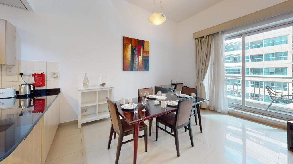 Дубай: Hometown Apartments - Waterfront 1 Bedroom apartment in Westside Marina
