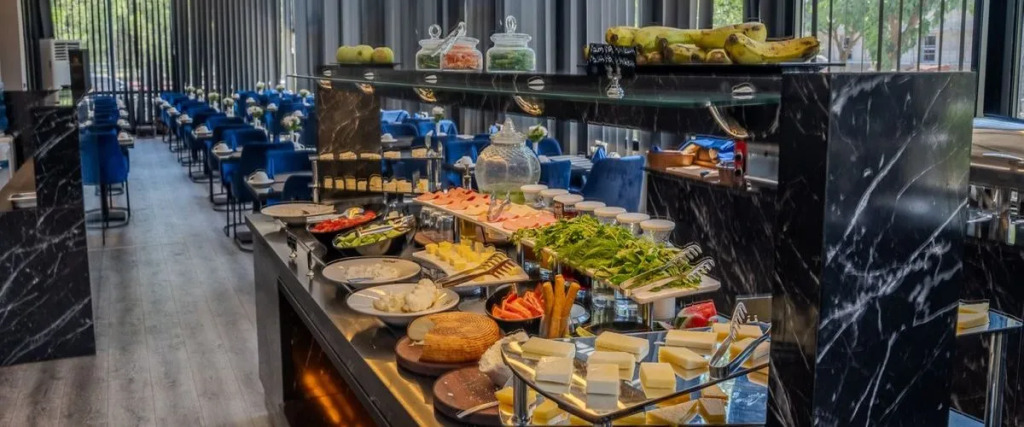 Измир: Marlen Hotel Bayrakli