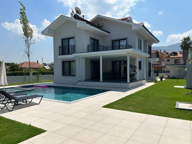 Дальян: Villas Tomris