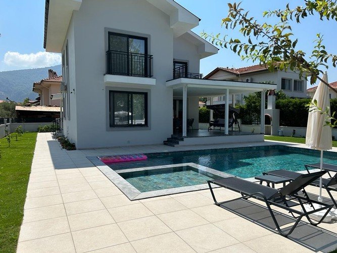 Дальян: Villas Tomris