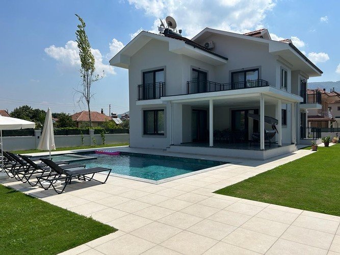Дальян: Villas Tomris