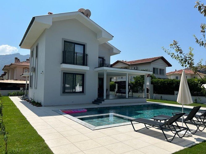 Дальян: Villas Tomris
