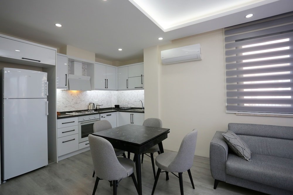 Дальян: Bright House Apart