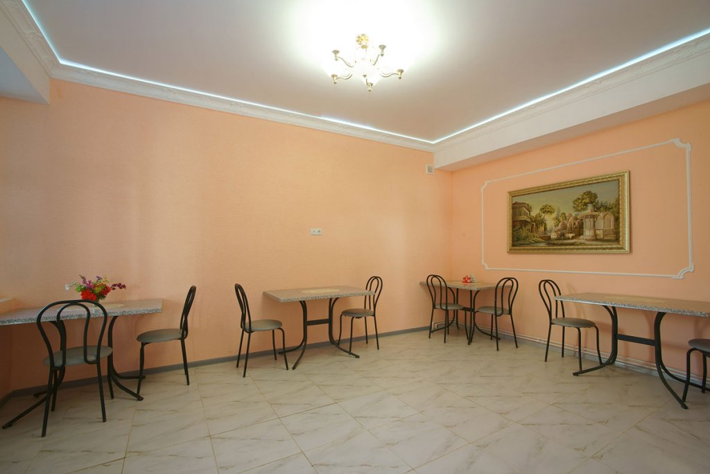 Новофёдоровка: El Patio