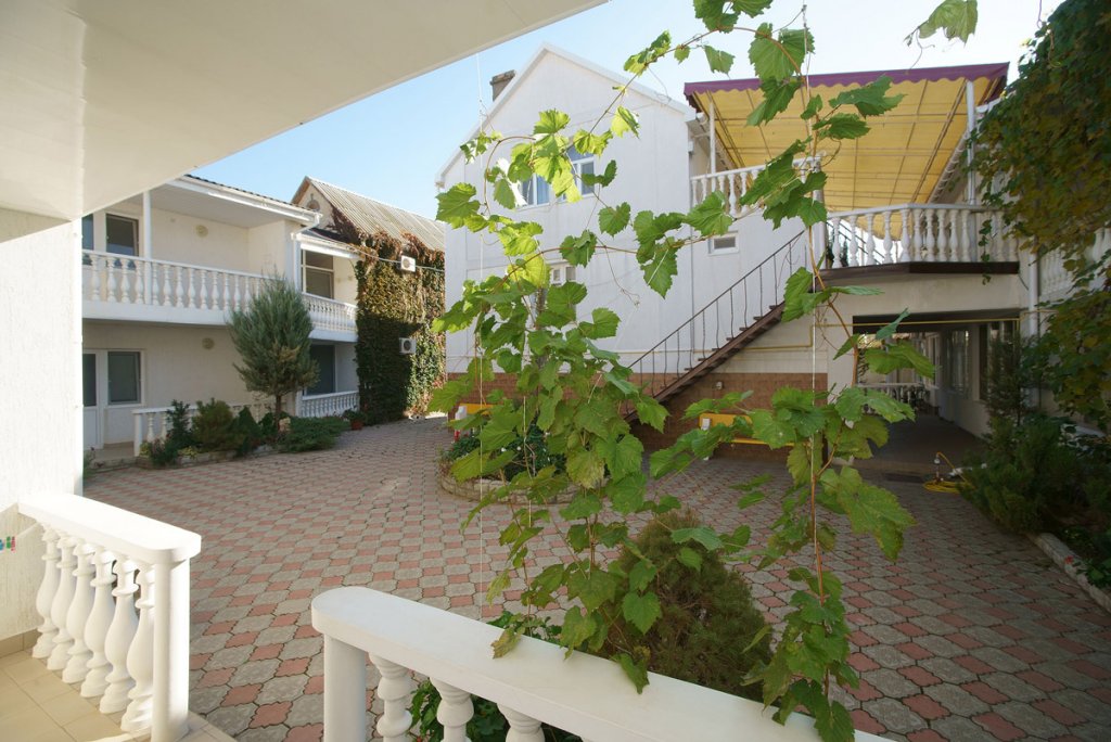 Новофёдоровка: El Patio