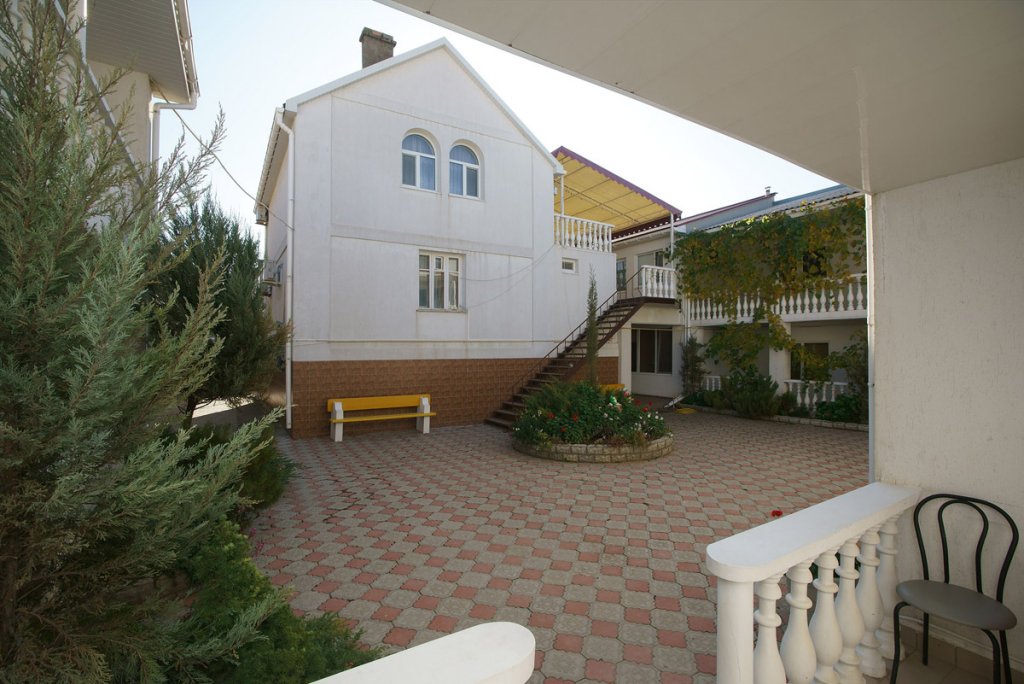Новофёдоровка: El Patio