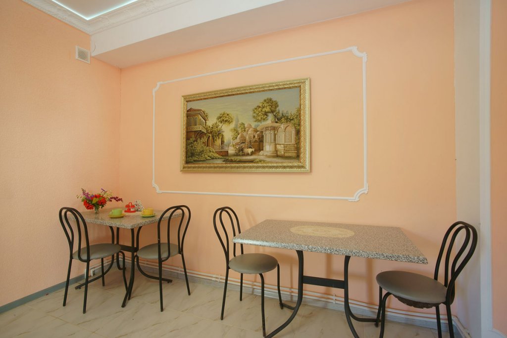 Новофёдоровка: El Patio