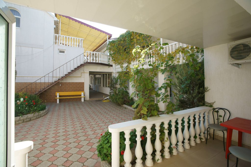 Новофёдоровка: El Patio