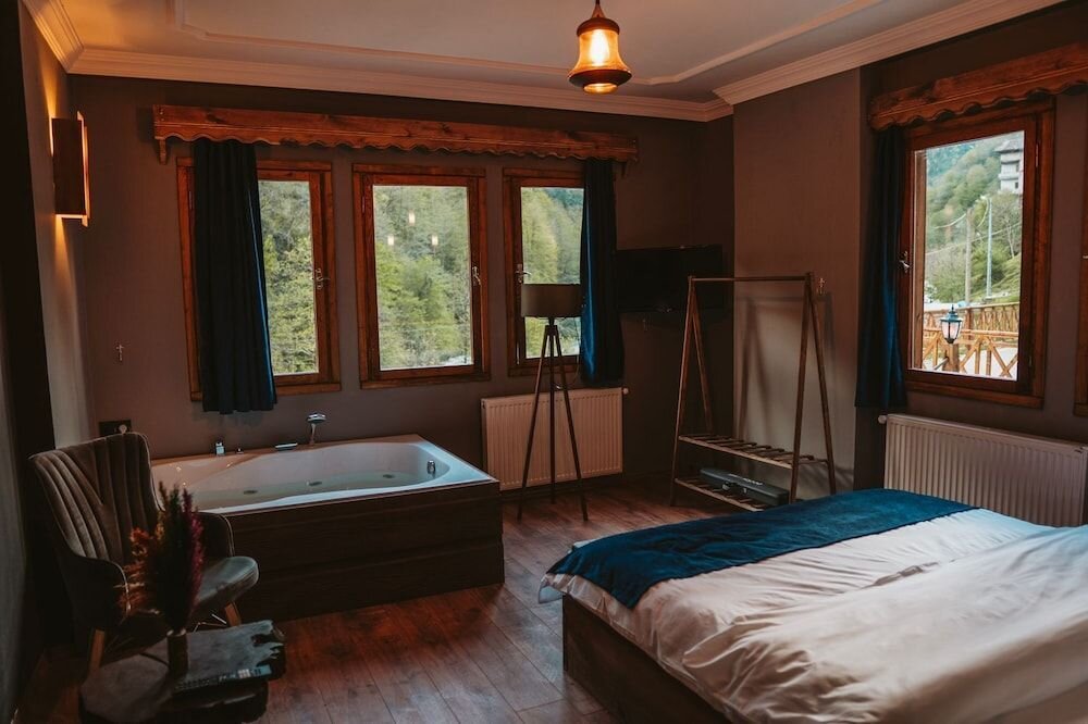 Чамлыхемшин: River Deluxe Boutique