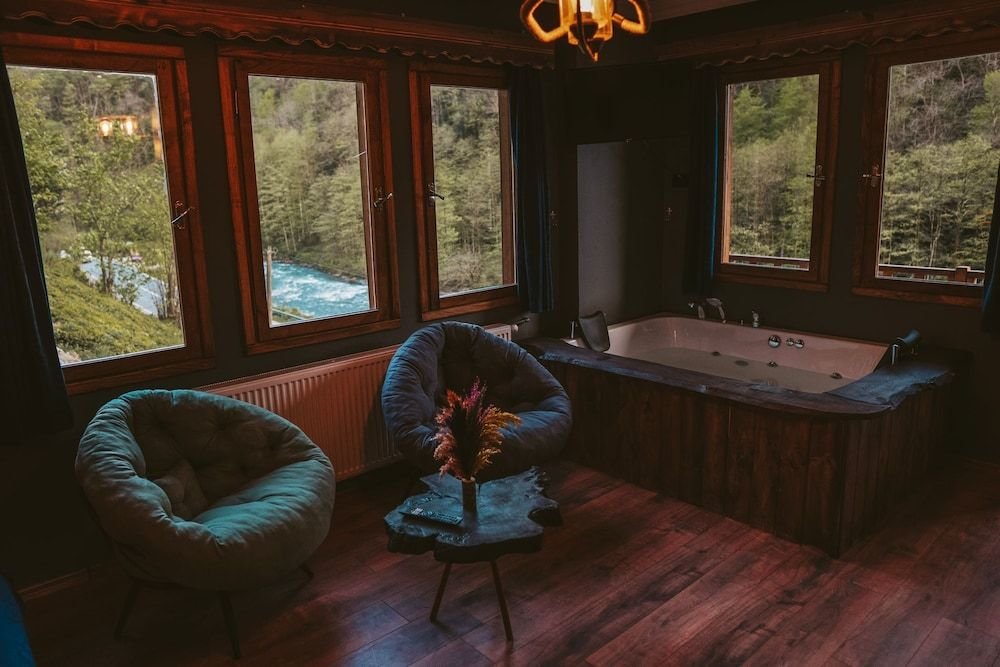 Чамлыхемшин: River Deluxe Boutique