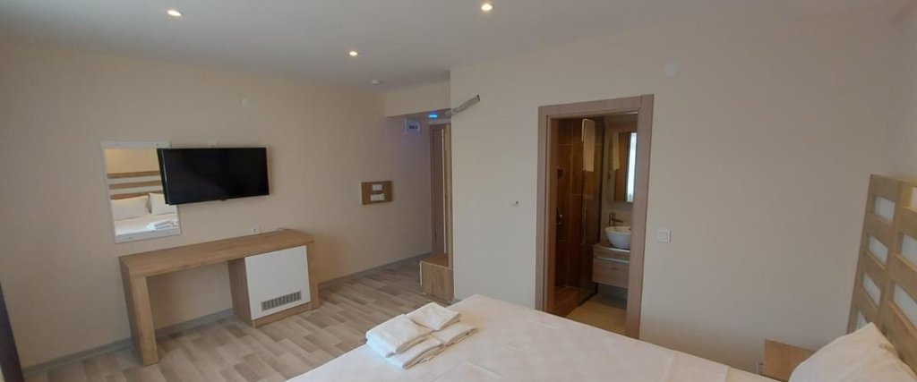 Бартын: Seventy Four Hotel