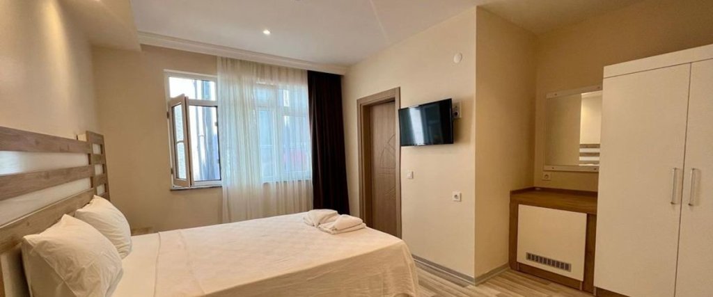 Бартын: Seventy Four Hotel