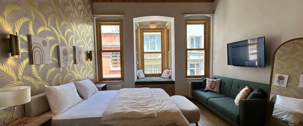 Стамбул: Refurbished Triplex In Taksim