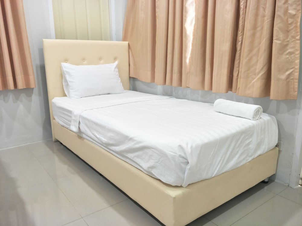 Бангкок: The Rooftop Residence Hostel