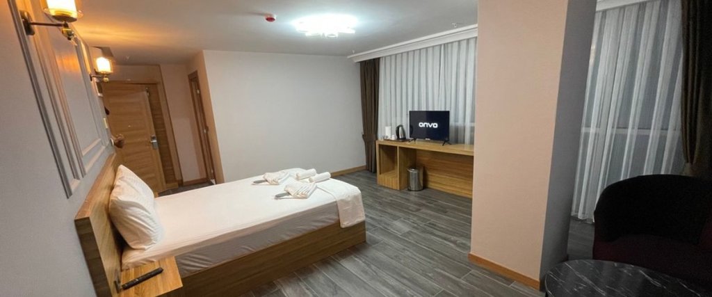 Стамбул: Waves Hotel