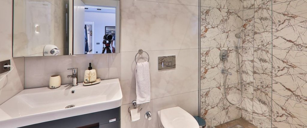 carousel image 4