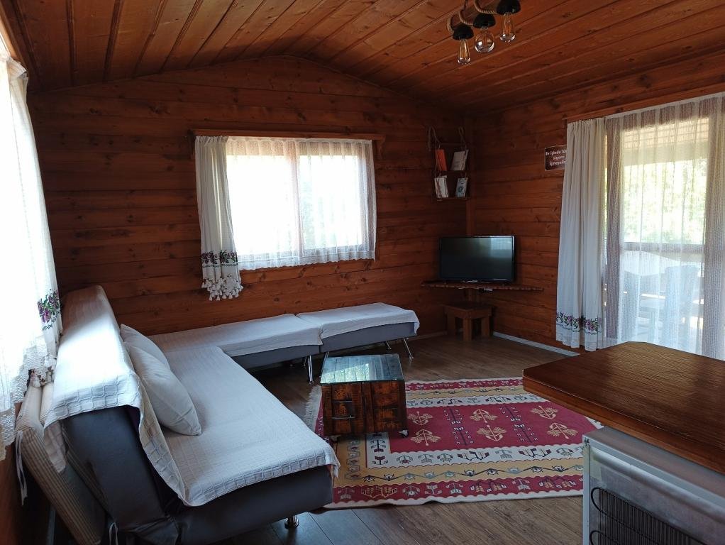 Гюмюшлюк: Defne Wood Home