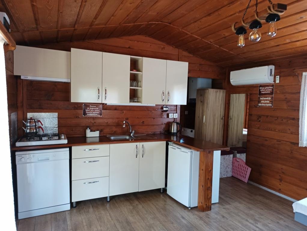 Гюмюшлюк: Defne Wood Home