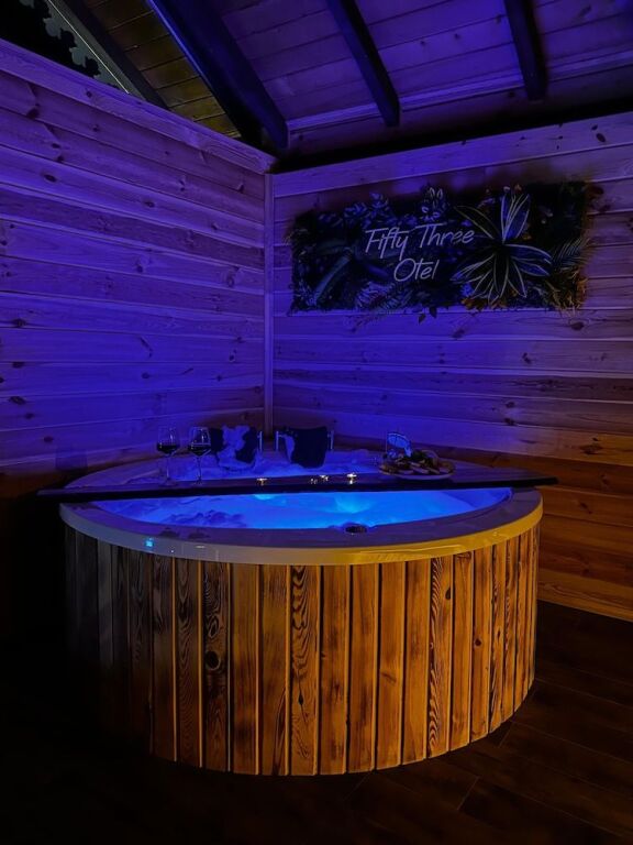 Чамлыхемшин: Fifty Three Otel