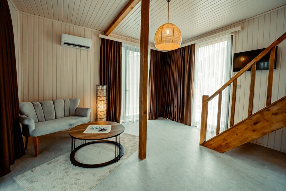 Чиралы: Cirali Hestia Lodge