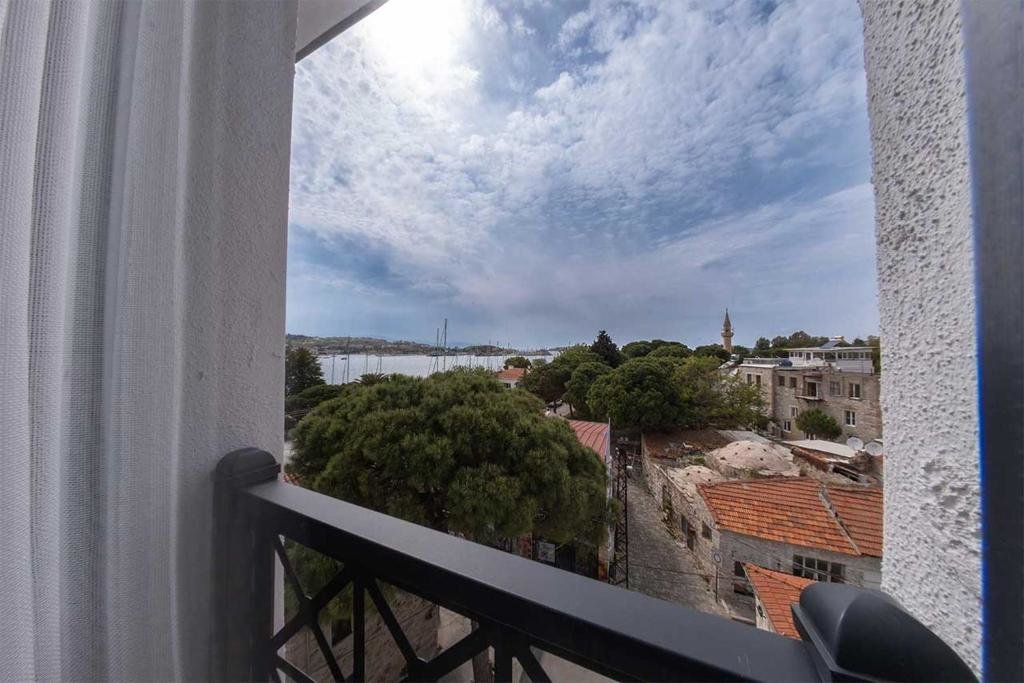 Фоча: Foça Kybele Pension