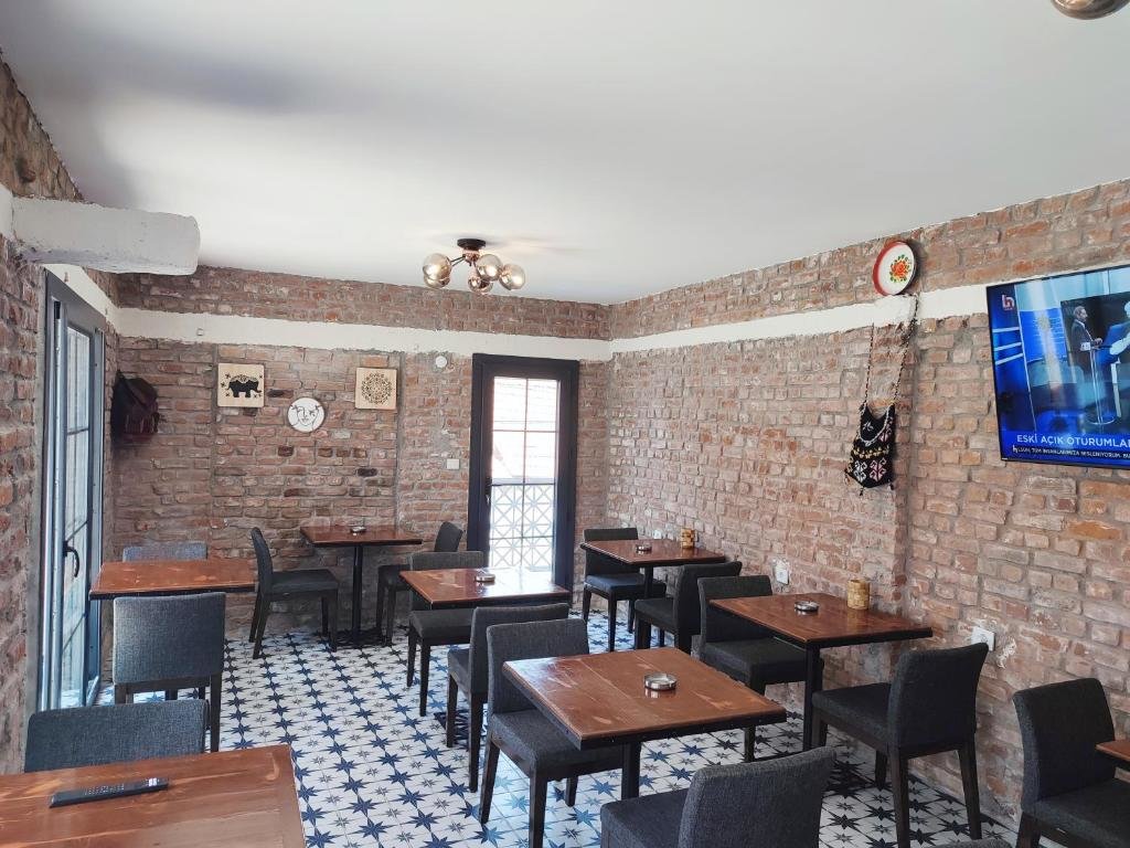 Фоча: Foça Kybele Pension