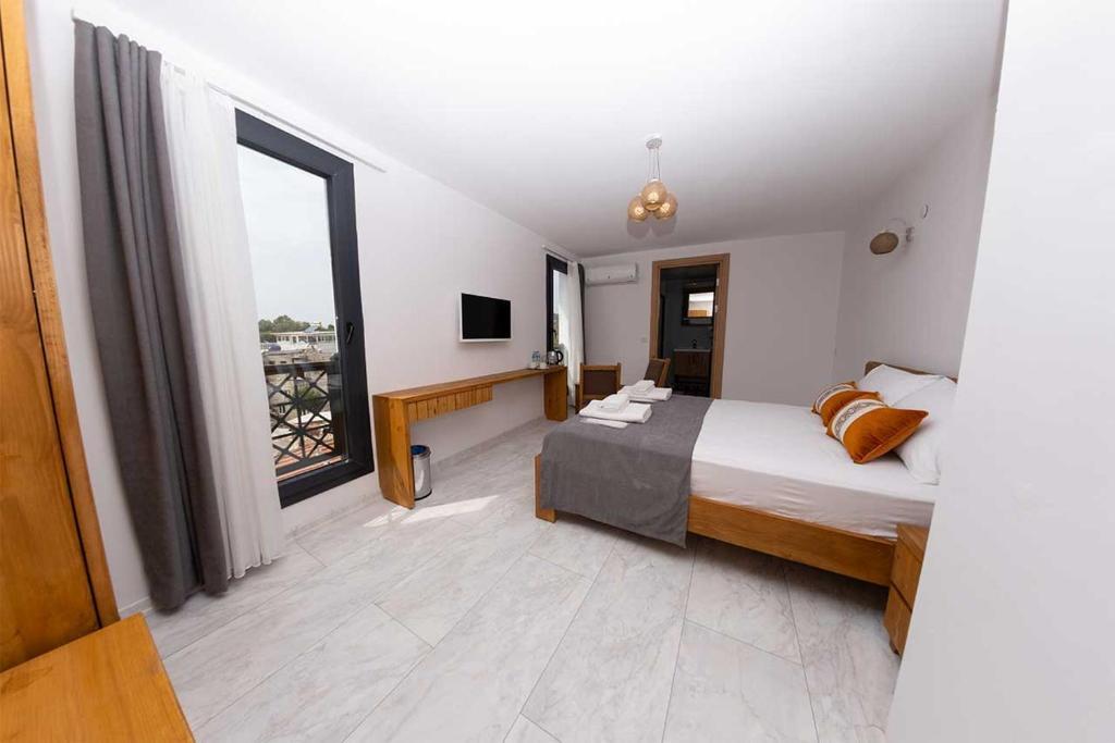 Фоча: Foça Kybele Pension