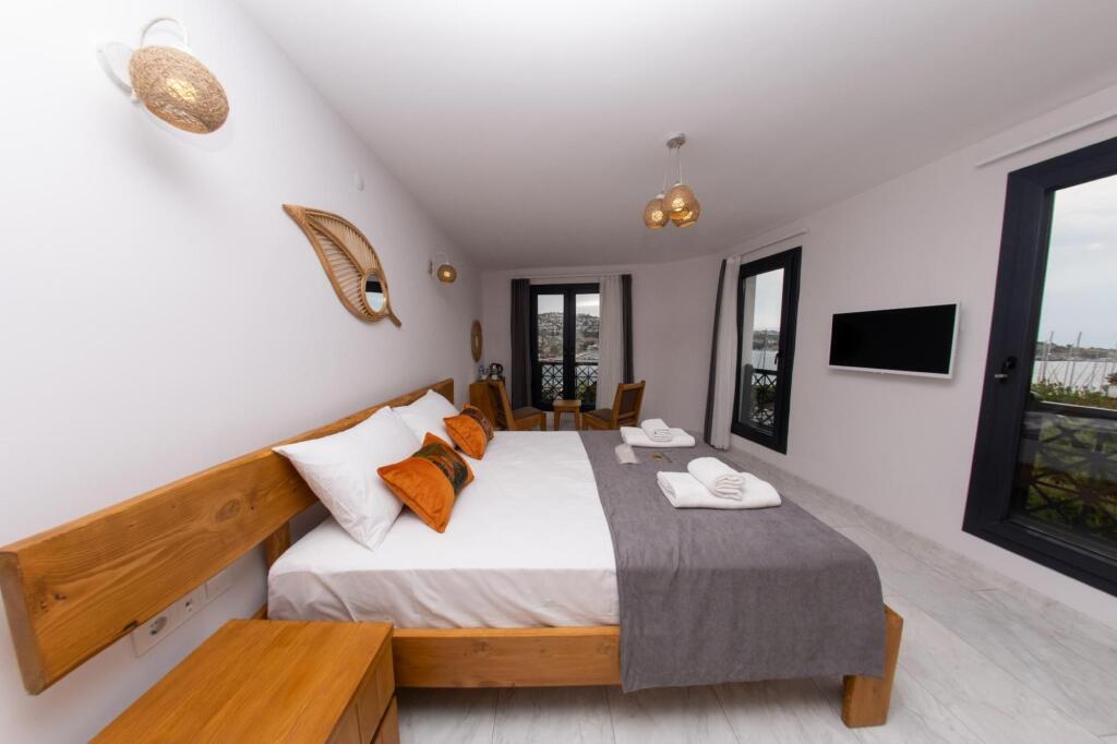 Фоча: Foça Kybele Pension
