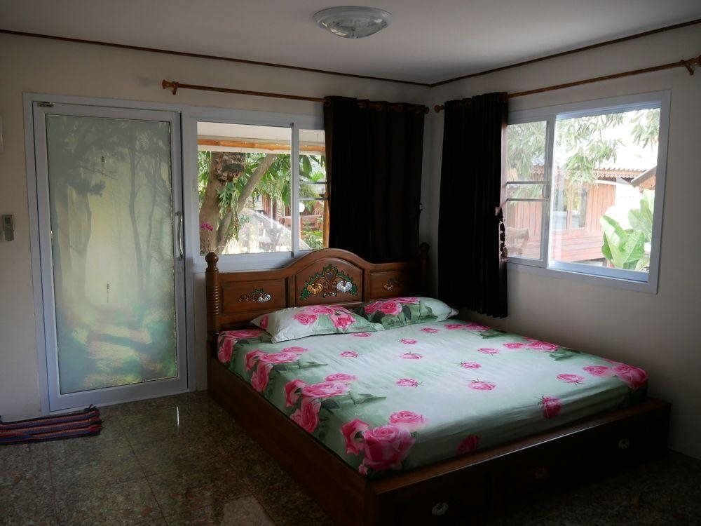 Нанг-Ронг: Baan Petsumran Resort