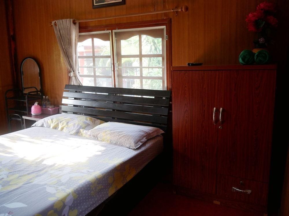 Нанг-Ронг: Baan Petsumran Resort