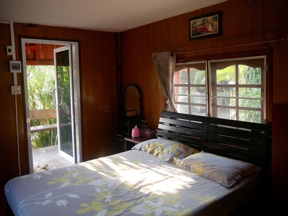 Нанг-Ронг: Baan Petsumran Resort