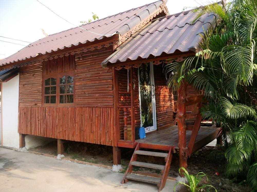 Нанг-Ронг: Baan Petsumran Resort