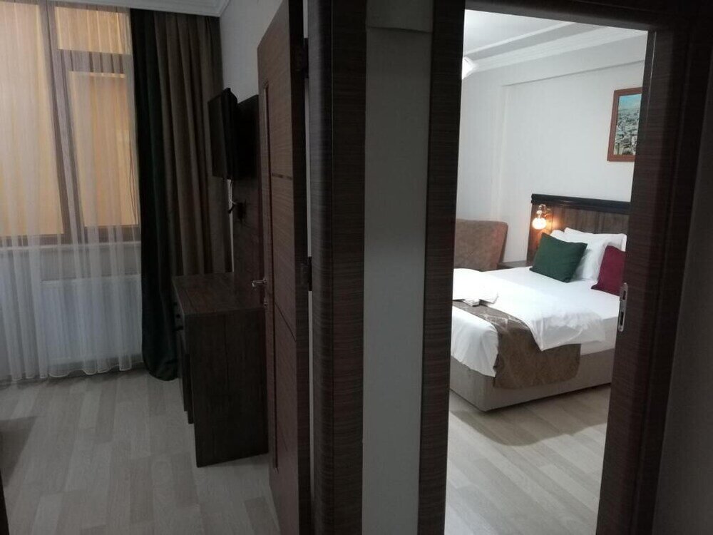 Ван: Comfort Suites Hotel