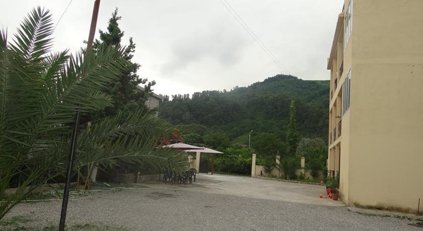 Гонио: Nini Hotel