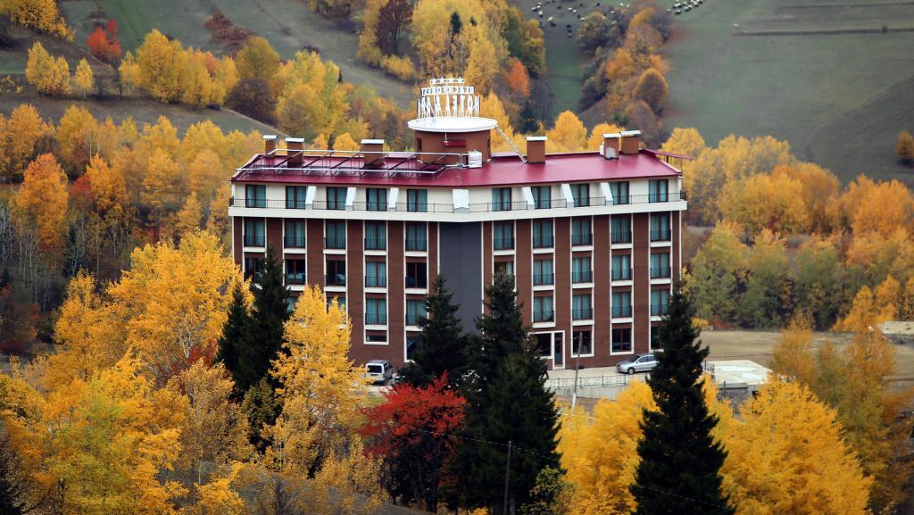 Явузкой: Black Forest Hotel & Spa
